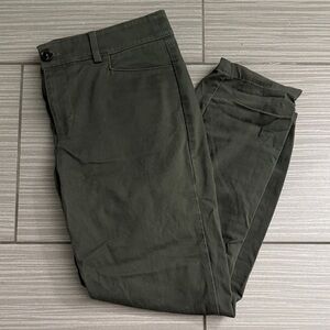 LOFT Outlet Women's Dark Green Slim Straight Petite Cropped Pants - Size 6P